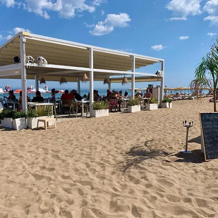 La Sirena - Both And Of Nyaraló *